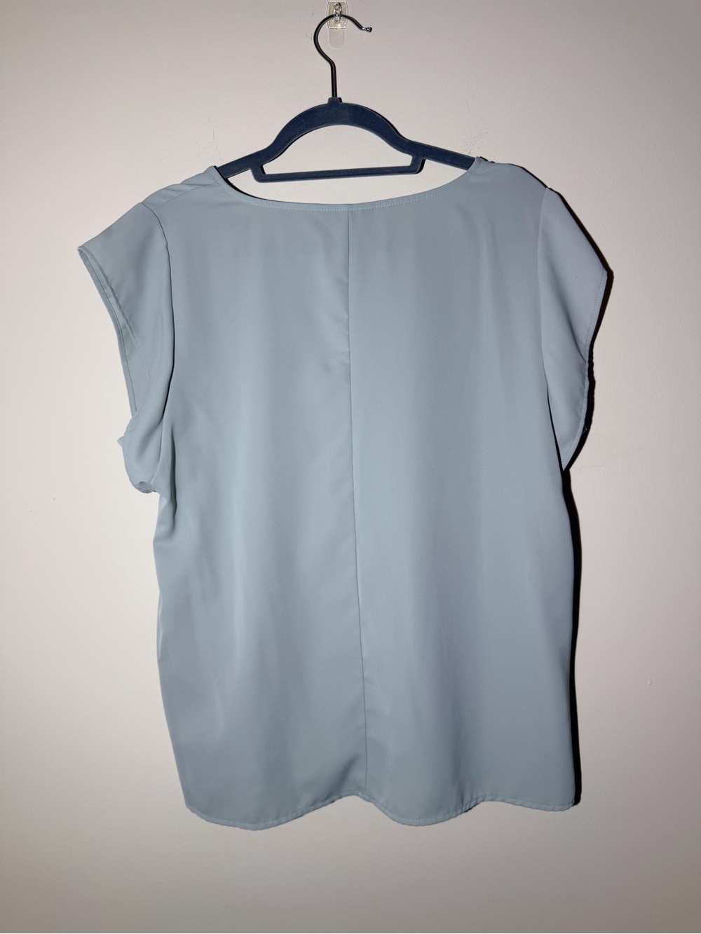 Express Light Sage Green Short Sleeve Scoop Neck Blouse - Picture 2 of 3